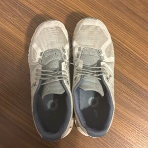 Blueish grey on clouds. Size 8